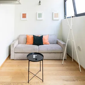 https://modern-loft-in-porta-venezia-hosted-by-milan.it-lombardy.com